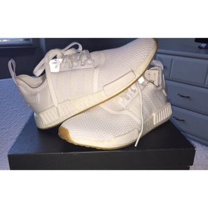 7.5 MEN Adidas White NMD_R1 (READ DESCRIPTION)